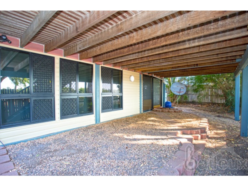 18 Sunset Boulevard, Eimeo QLD 4740