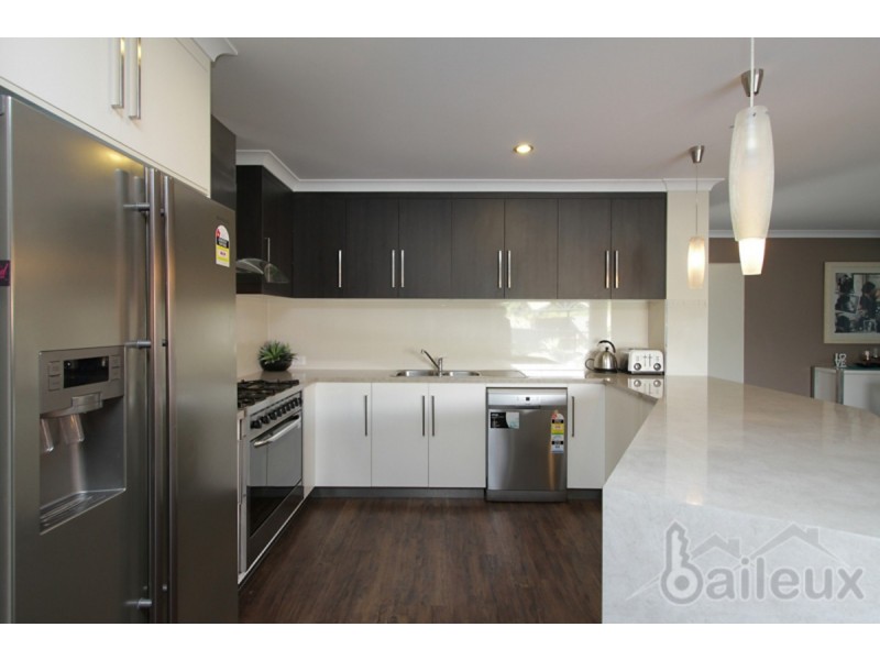 59 Beach Road, Dolphin Heads QLD 4740