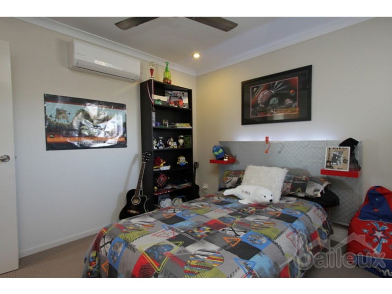 59 Beach Road, Dolphin Heads QLD 4740