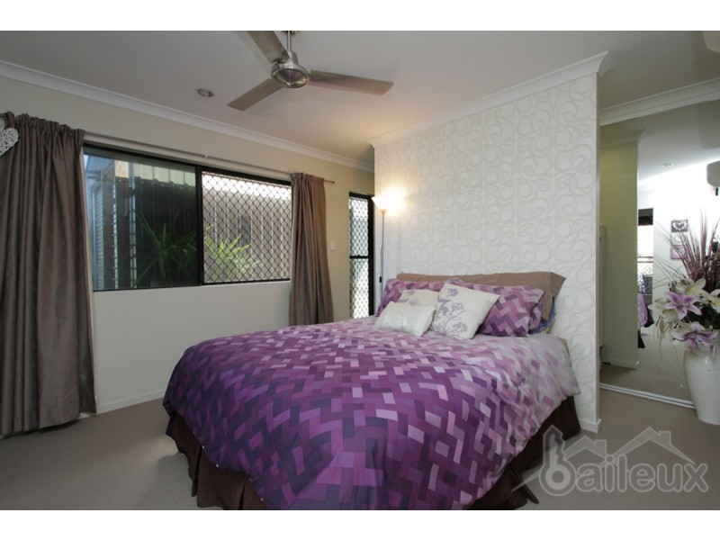 59 Beach Road, Dolphin Heads QLD 4740