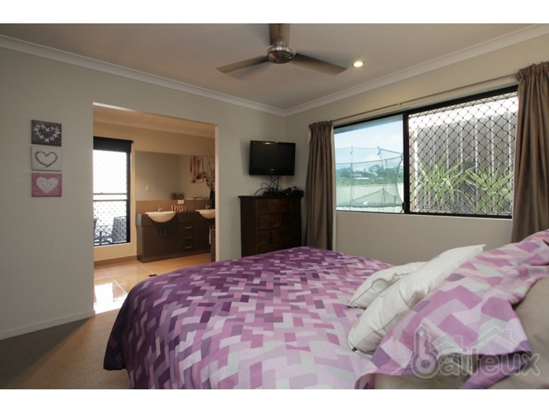 59 Beach Road, Dolphin Heads QLD 4740