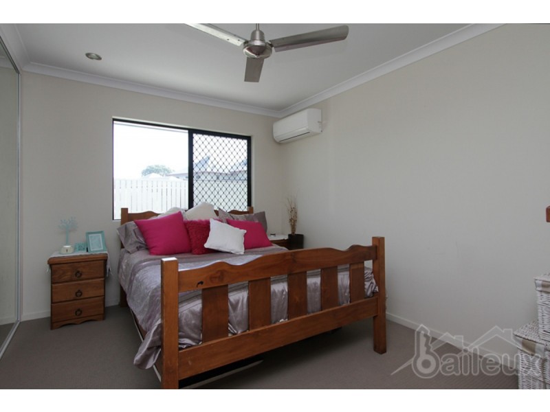 59 Beach Road, Dolphin Heads QLD 4740