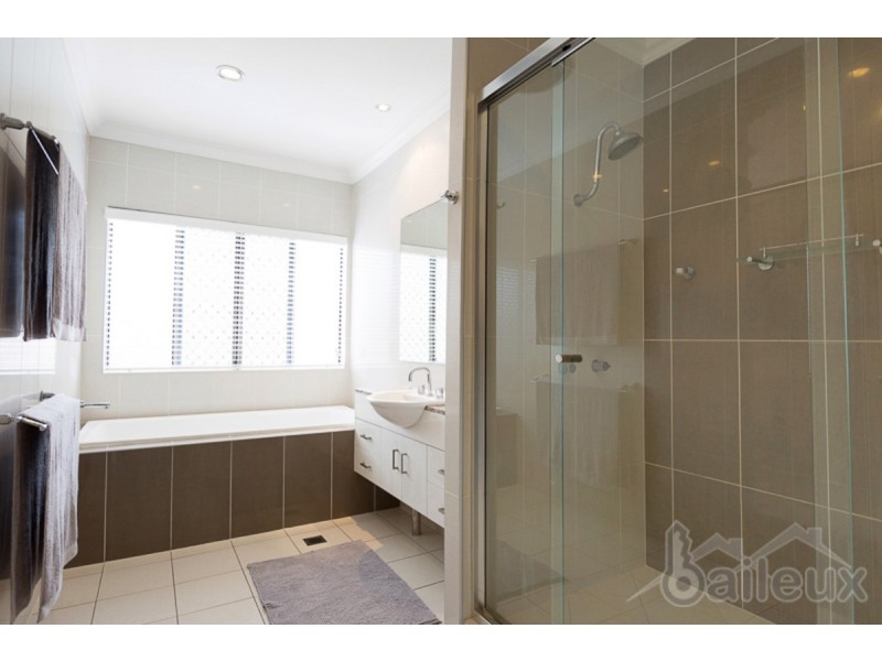 3 Navigator Court, Shoal Point QLD 4750