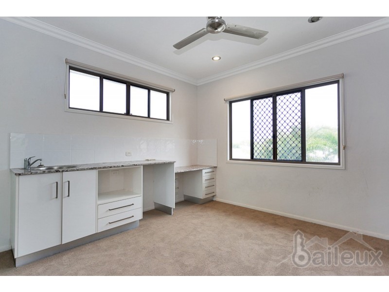 3 Navigator Court, Shoal Point QLD 4750