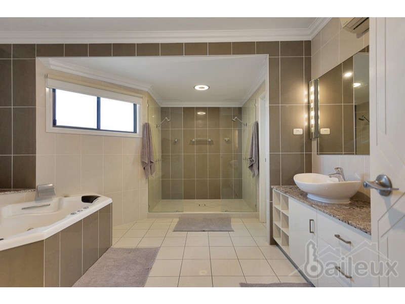 3 Navigator Court, Shoal Point QLD 4750