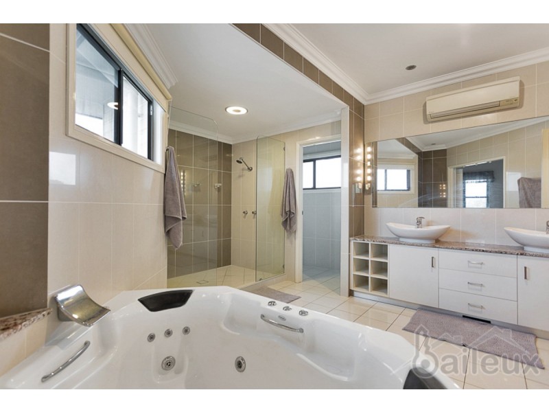 3 Navigator Court, Shoal Point QLD 4750