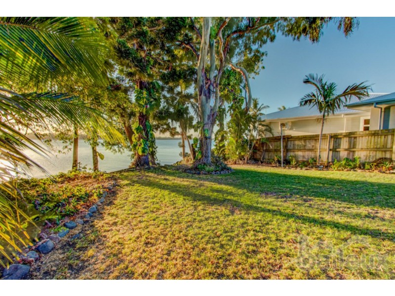 2 Sunset Boulevard, Eimeo QLD 4740