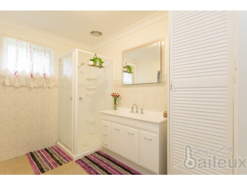 11 Barton Street, West Mackay QLD 4740