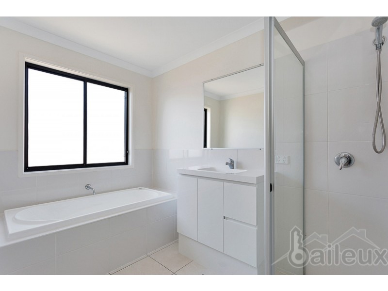 10 Antonia Court, Glenella QLD 4740