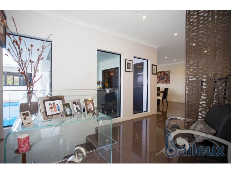 11 Roy Court, Glenella QLD 4740