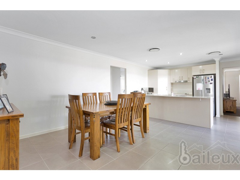 18 Burge Court, Glenella QLD 4740