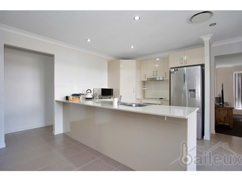 18 Burge Court, Glenella QLD 4740