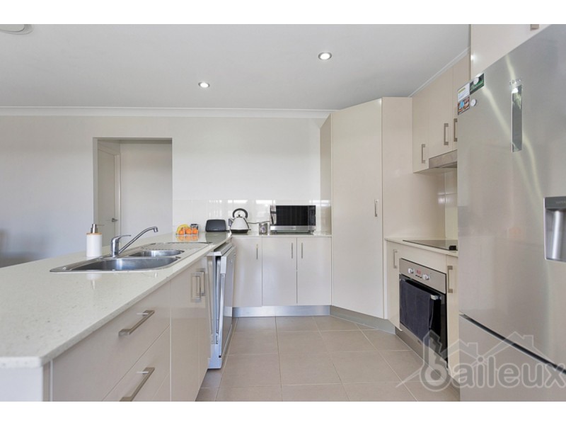 18 Burge Court, Glenella QLD 4740