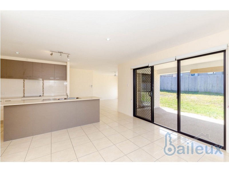 15 Brindabella Parade, New Auckland QLD 4680