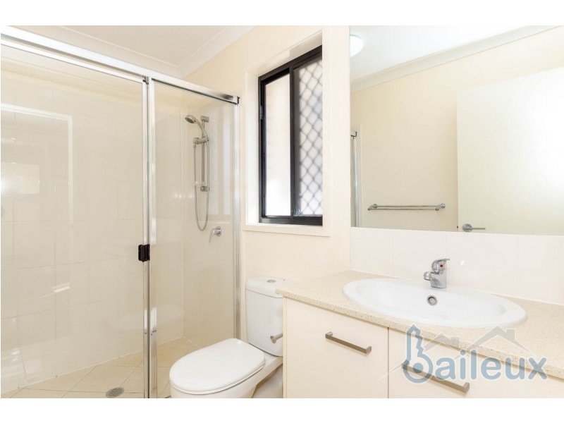 15 Brindabella Parade, New Auckland QLD 4680