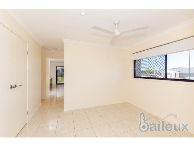 15 Brindabella Parade, New Auckland QLD 4680