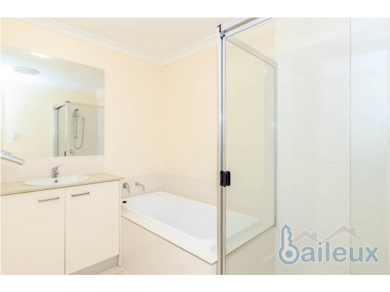 15 Brindabella Parade, New Auckland QLD 4680