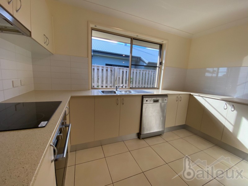 64 Newport Parade, Blacks Beach QLD 4740