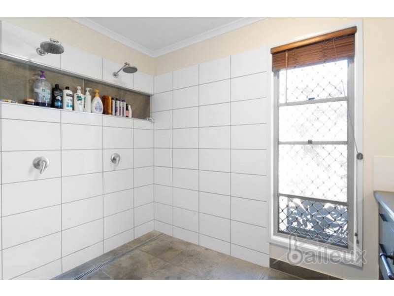 3 Michelle Place, Mirani QLD 4754