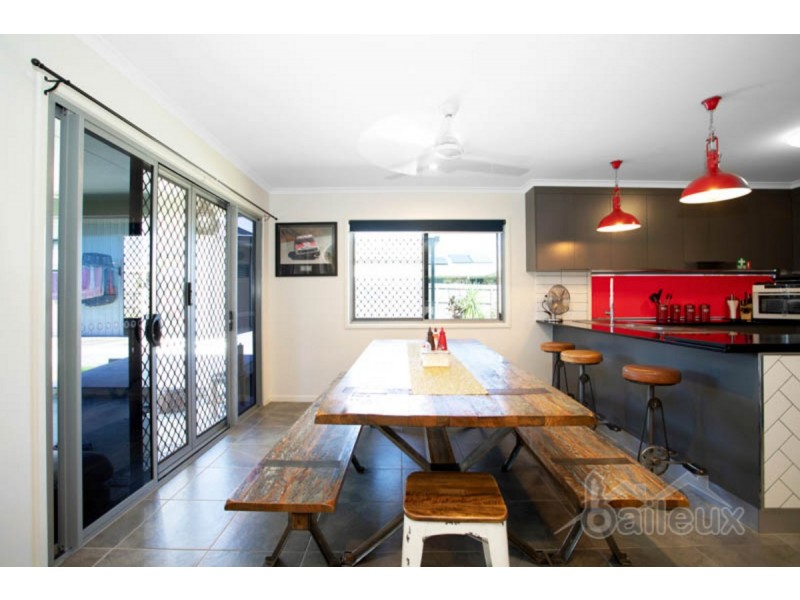 3 Michelle Place, Mirani QLD 4754