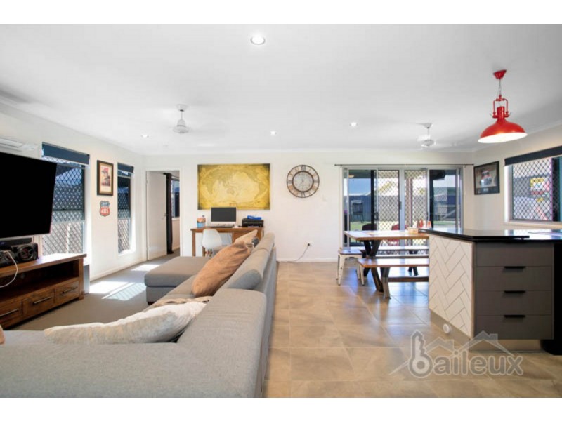 3 Michelle Place, Mirani QLD 4754