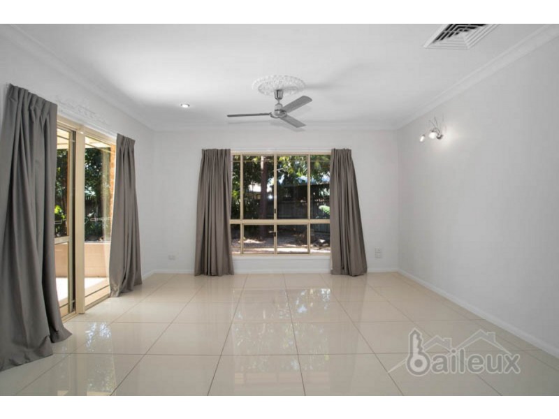 7 Bradman Drive, Glenella QLD 4740