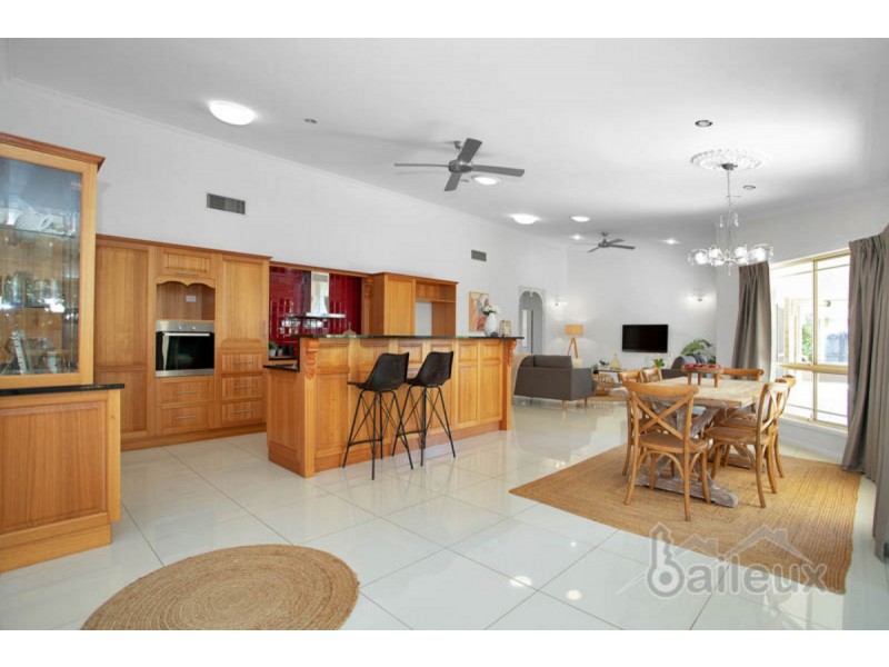 7 Bradman Drive, Glenella QLD 4740