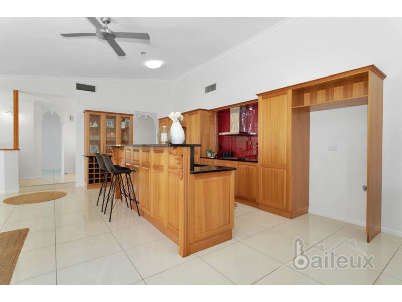 7 Bradman Drive, Glenella QLD 4740