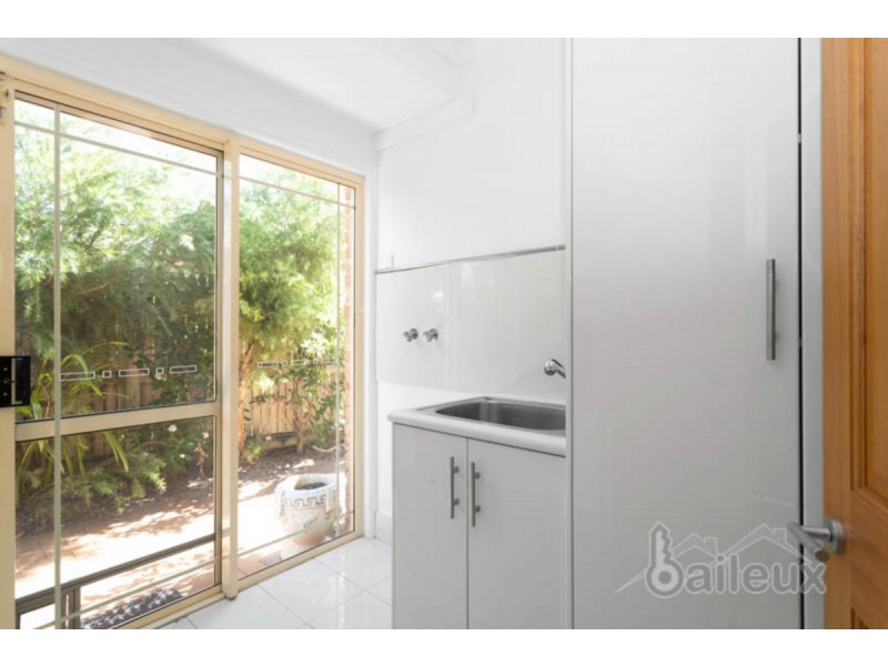 7 Bradman Drive, Glenella QLD 4740
