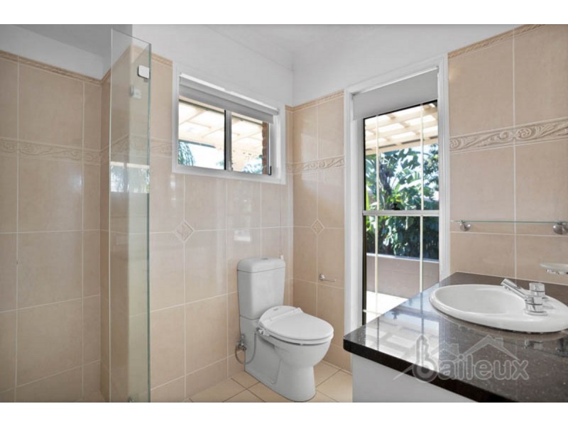 7 Bradman Drive, Glenella QLD 4740