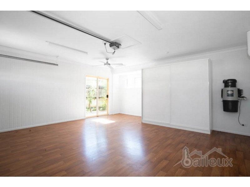 7 Bradman Drive, Glenella QLD 4740