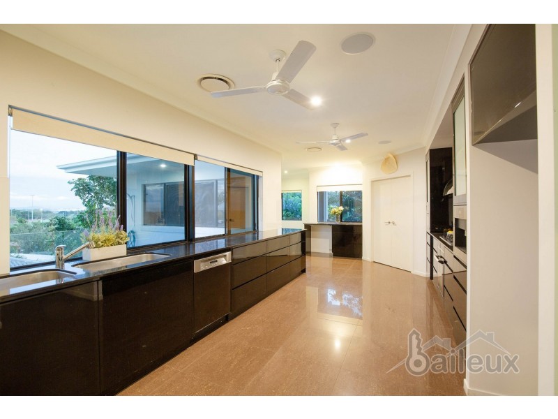 11 Roy Court, Glenella QLD 4740