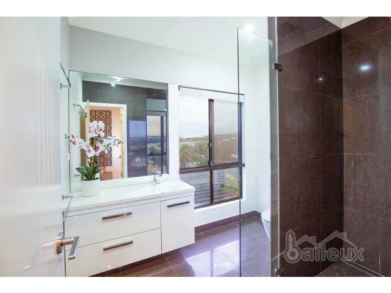 11 Roy Court, Glenella QLD 4740