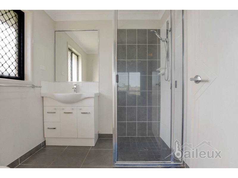 5 Burge Court, Glenella QLD 4740