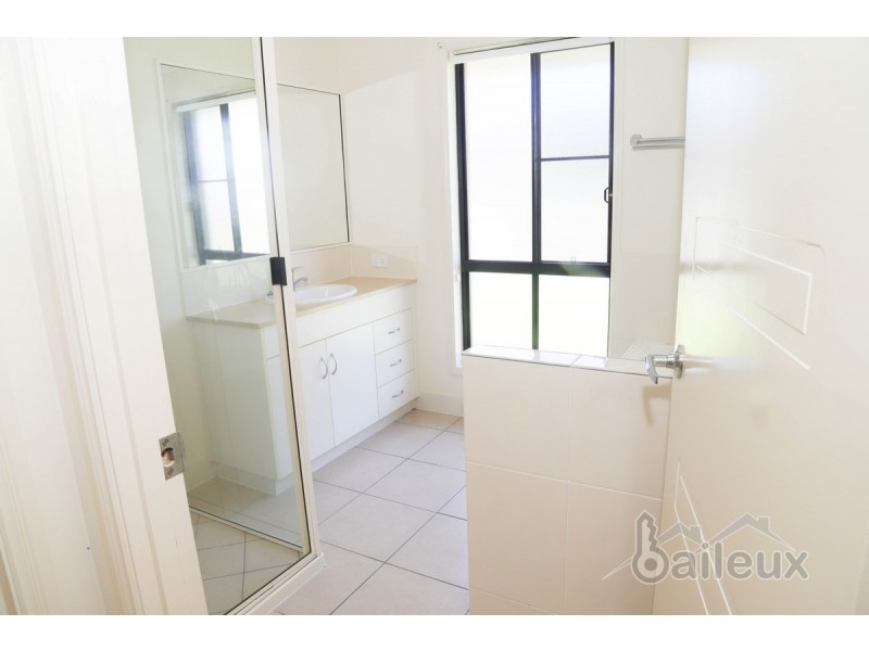 50 Whitehaven Drive, Blacks Beach QLD 4740
