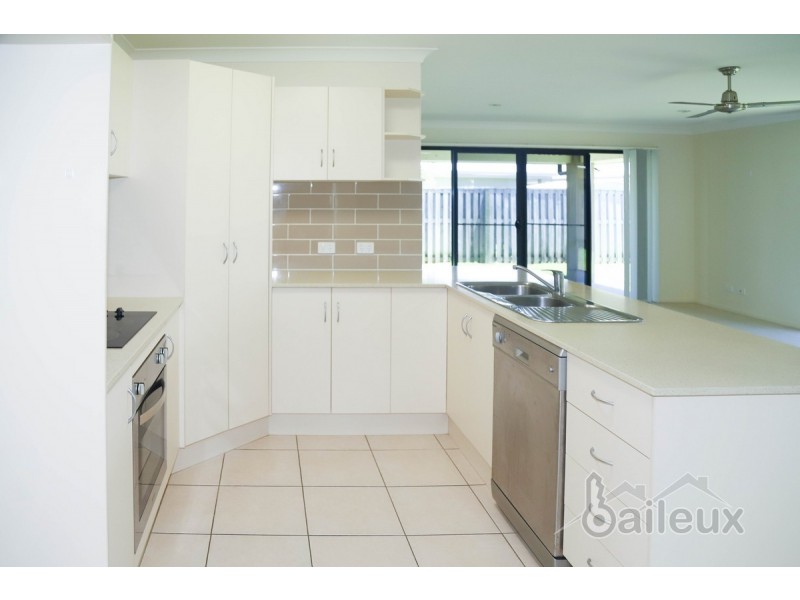 50 Whitehaven Drive, Blacks Beach QLD 4740
