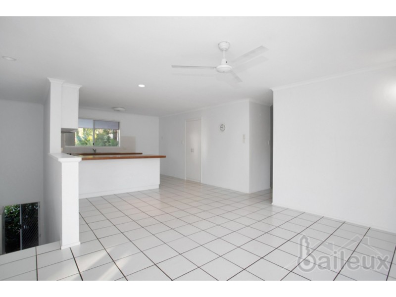 3/17 beach Road, Dolphin Heads QLD 4740
