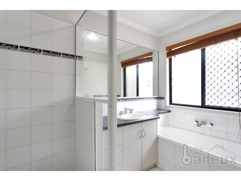 79 Wheeler Drive, Glenella QLD 4740