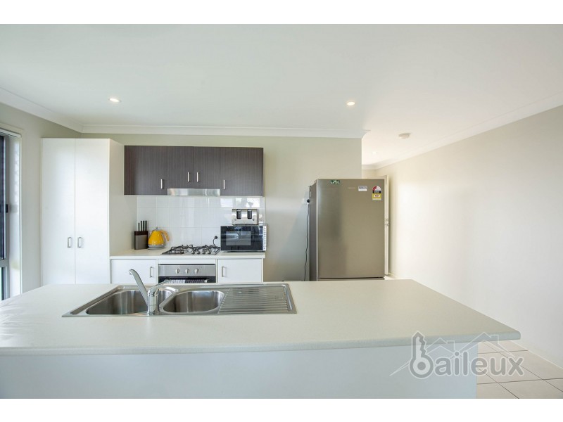 18 Majesty Street, Rural View QLD 4740