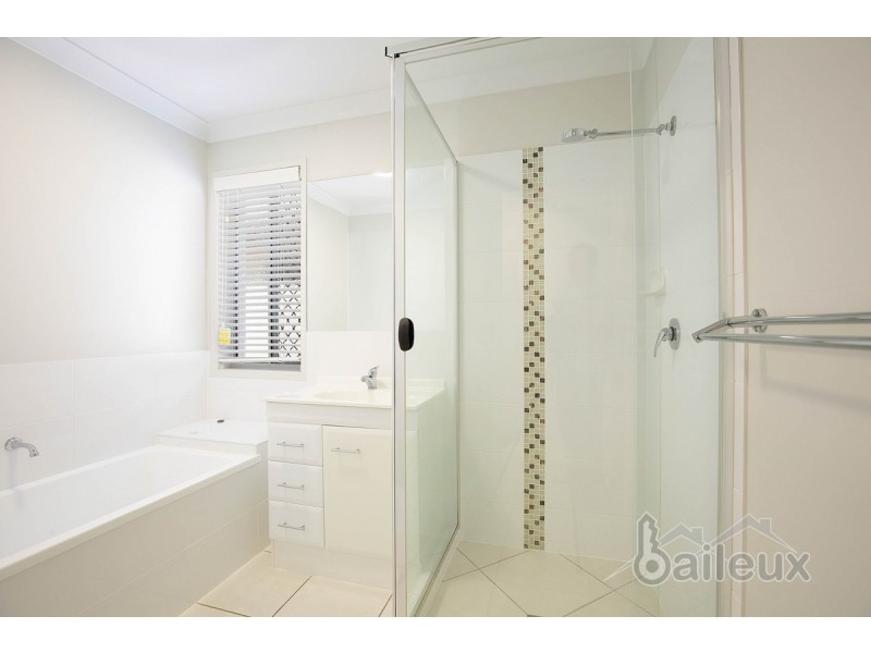 18 Majesty Street, Rural View QLD 4740