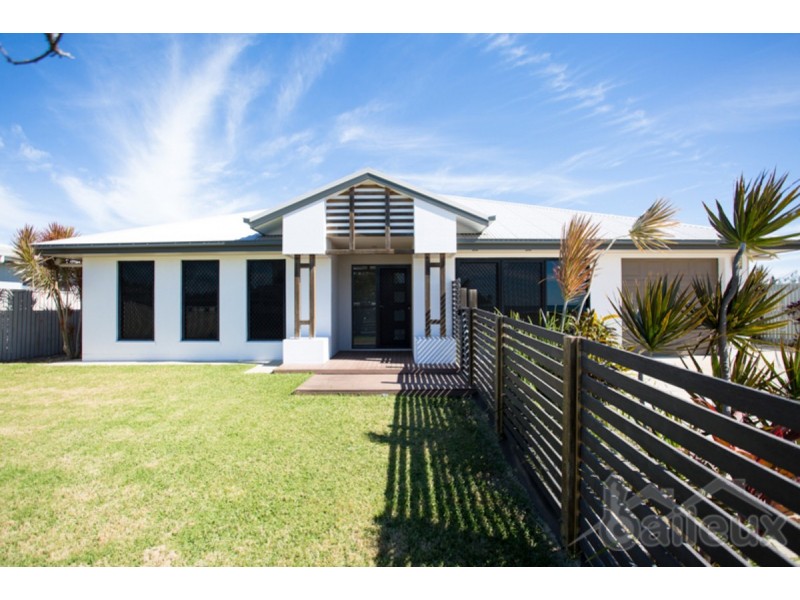 59 Beach Road, Dolphin Heads QLD 4740