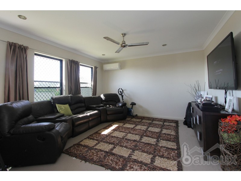 59 Beach Road, Dolphin Heads QLD 4740