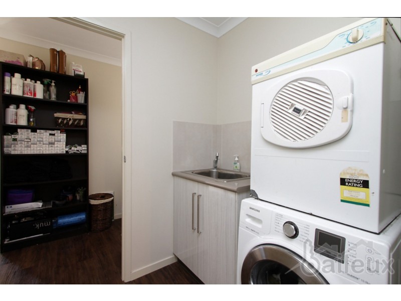 59 Beach Road, Dolphin Heads QLD 4740