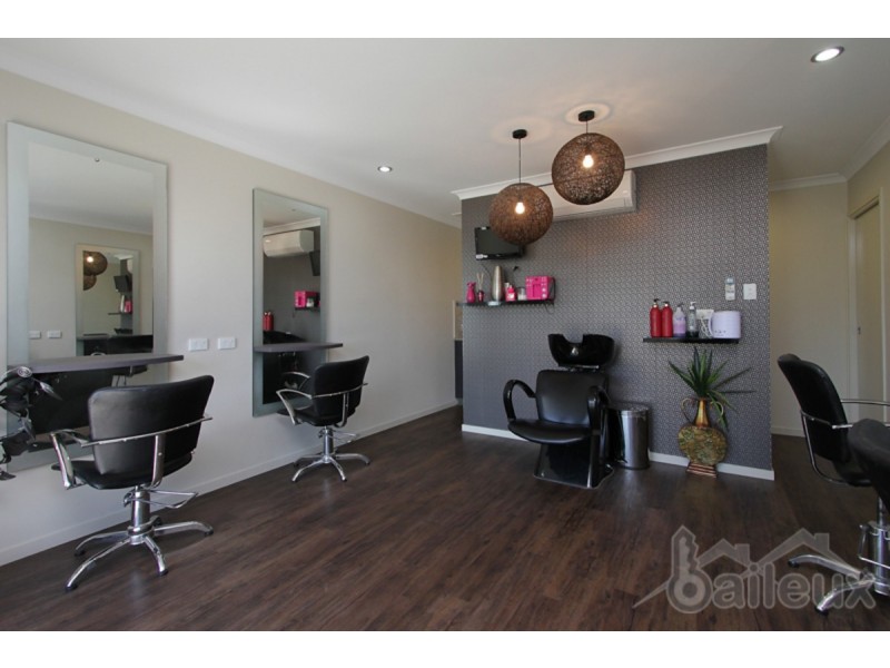 59 Beach Road, Dolphin Heads QLD 4740