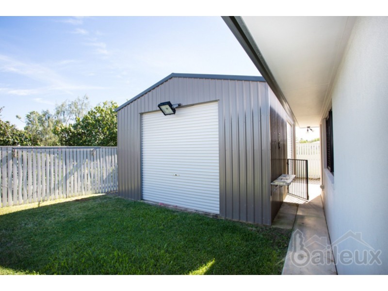 59 Beach Road, Dolphin Heads QLD 4740