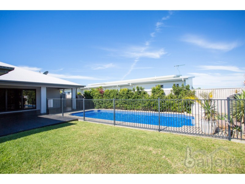 59 Beach Road, Dolphin Heads QLD 4740