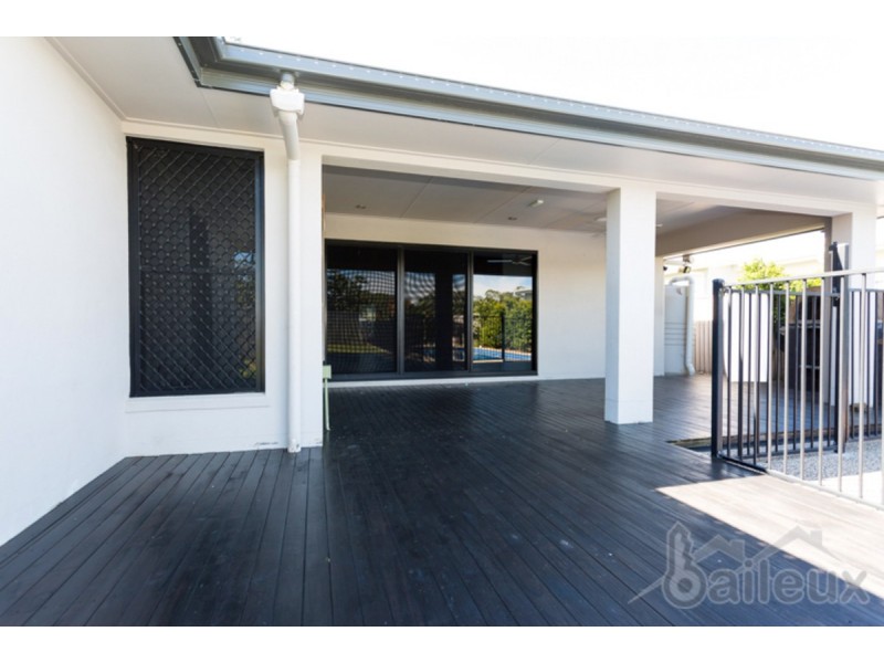 59 Beach Road, Dolphin Heads QLD 4740