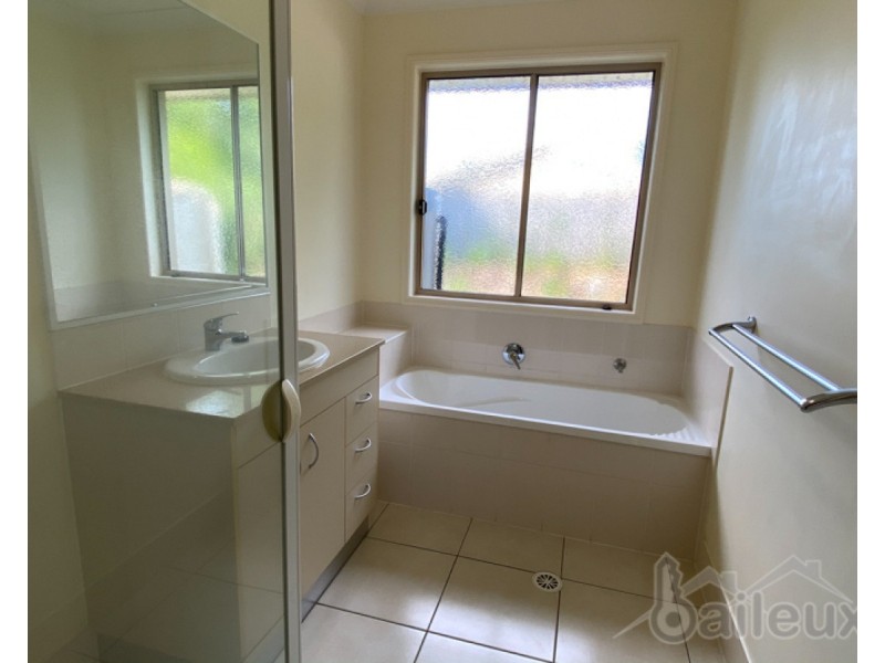 64 Newport Parade, Blacks Beach QLD 4740