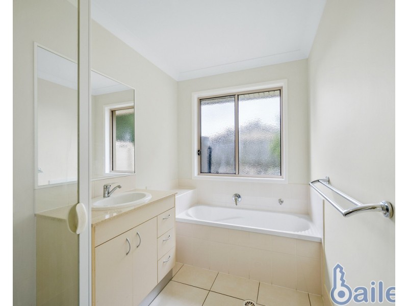 64 Newport Parade, Blacks Beach QLD 4740