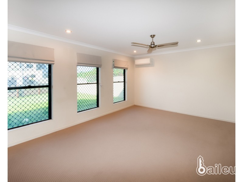 59 Beach Road, Dolphin Heads QLD 4740